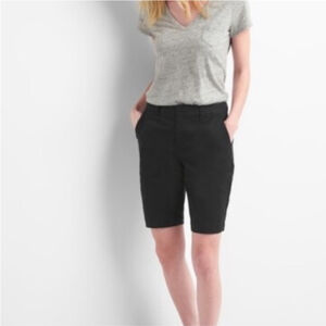 GAP black Bermuda shorts chino shorts 4 pockets size 12 cotton blend 11" inseam